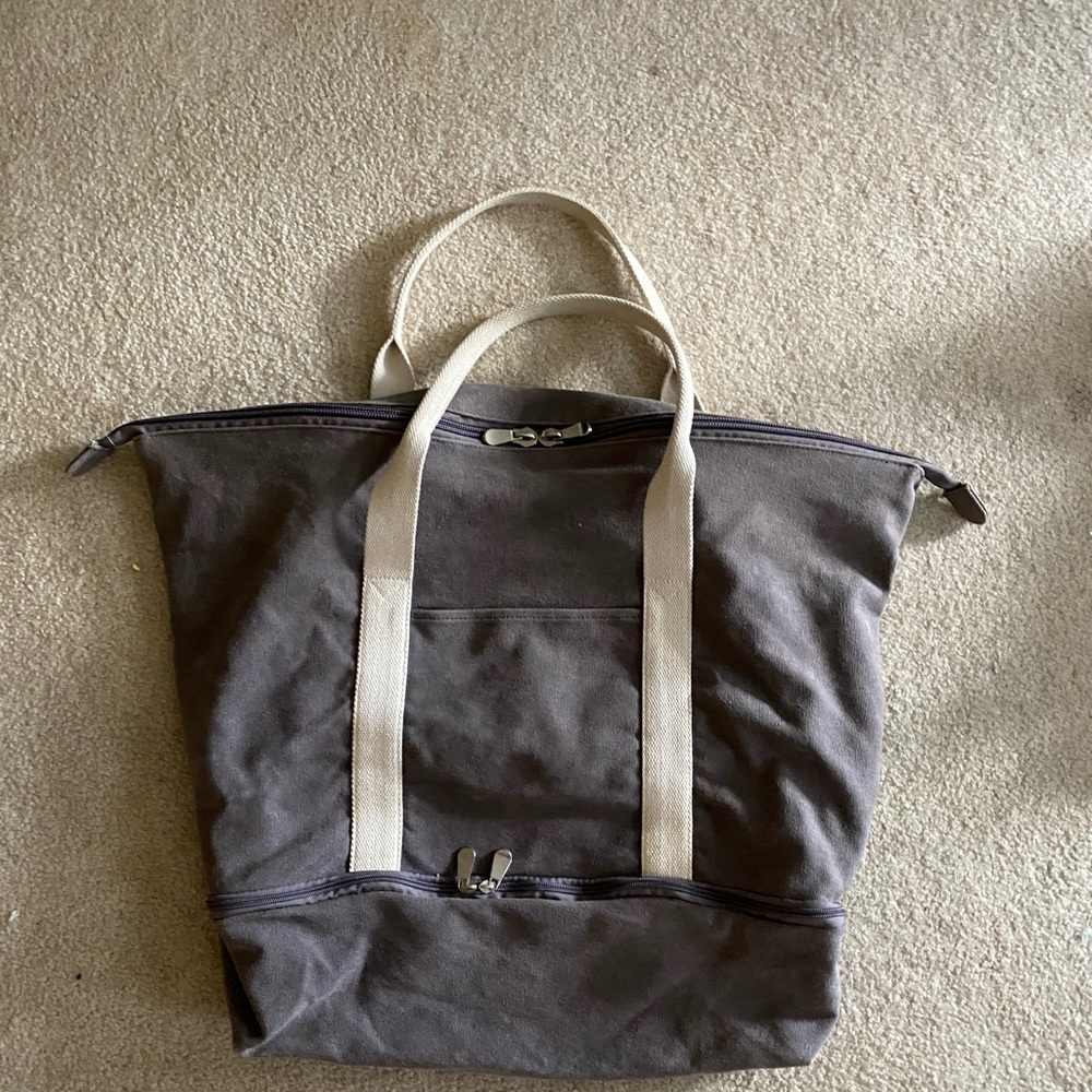 Lo and Sons Catalina Deluxe Older Model Purple Canvas Bag Shoe compartment
